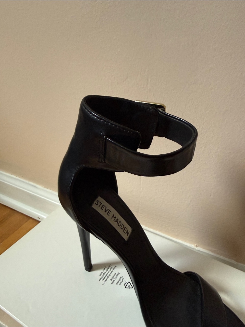 Steve Madden - Picture 5 of 8